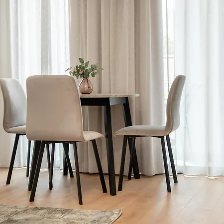 Апартаменты Luxury In The Heart Of