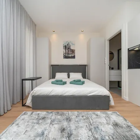 Luxury In The Heart Of 아파트 레메소스