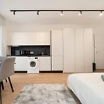 Luxury In The Heart Of 아파트 *