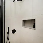 Luxury In The Heart Of 아파트 레메소스
